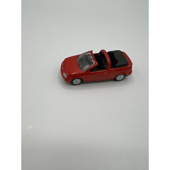 Volkswagen VW Golf GTI Convertible Maisto - Picture 4 of 6